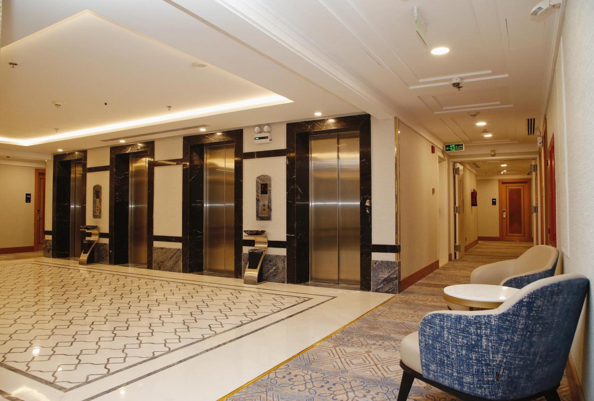 Maden Alrawda Hotell Medina Exteriör bild Elevators at the hotel