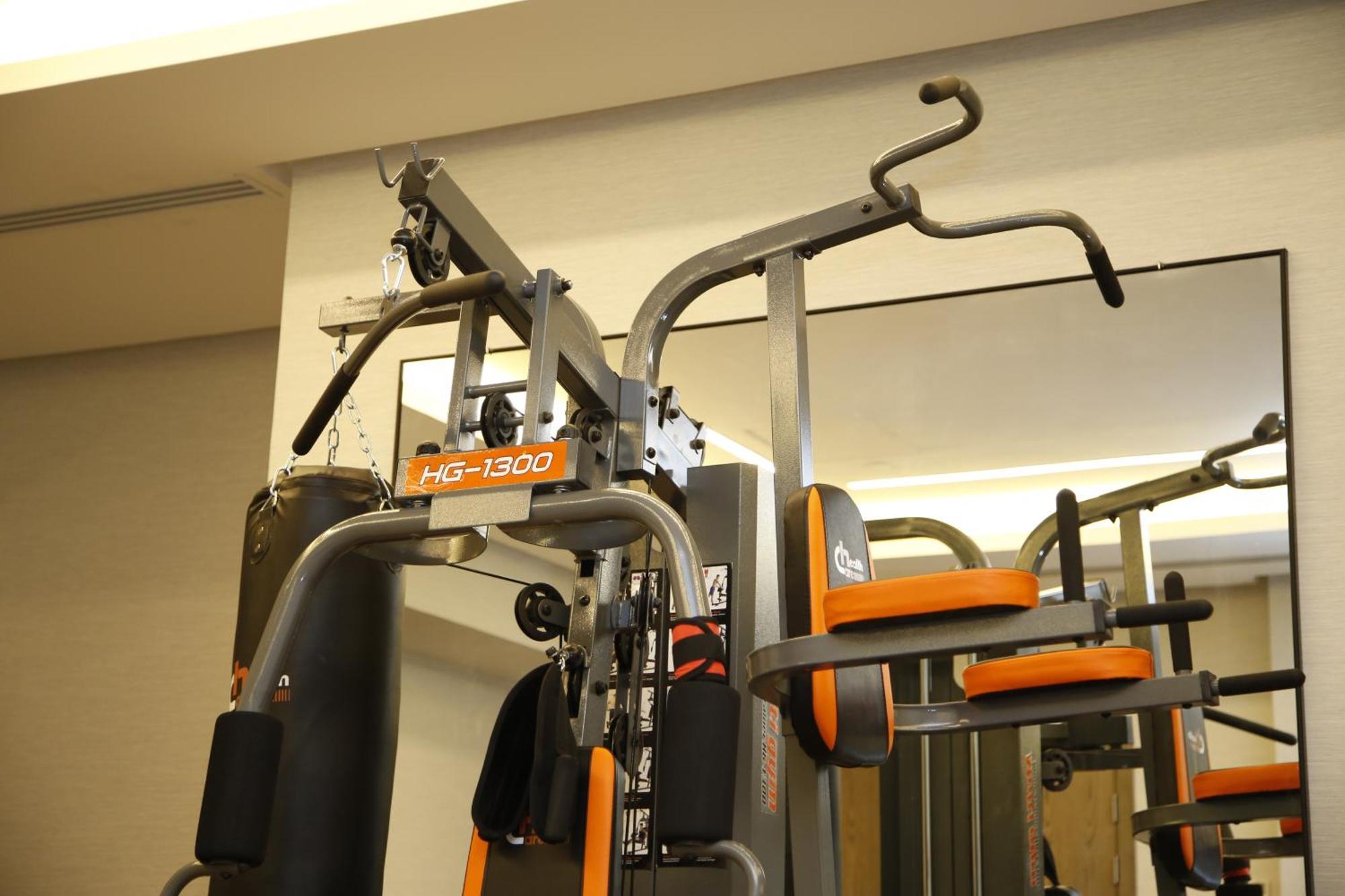 Maden Alrawda Hotell Medina Exteriör bild A chin-up bar
